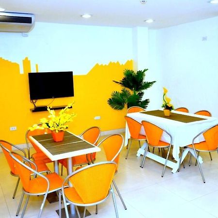 Hostellery Manila Bagian luar foto